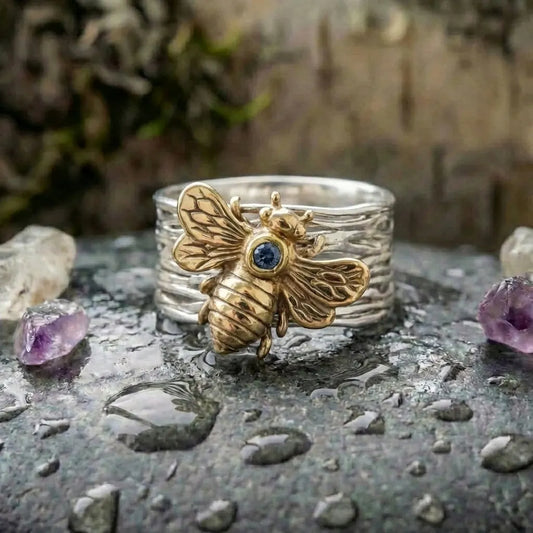 Elegant Bee Sapphire Ring