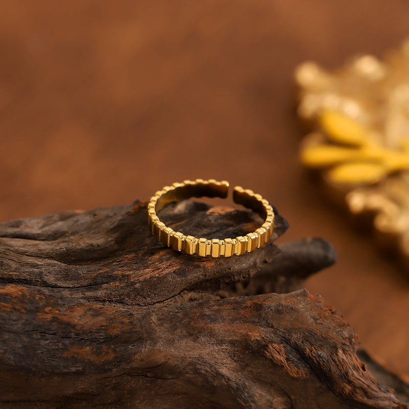 Classic Gold Ring