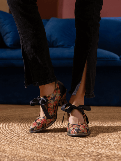 Soffia | Stefania Tie Bow Lace-up Leather Pump