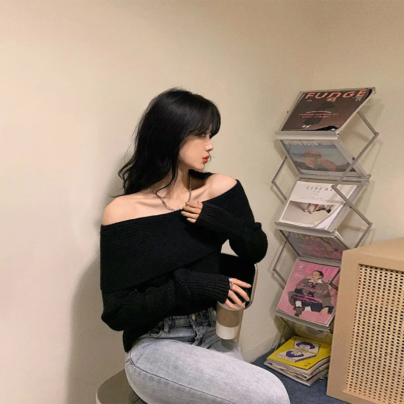White Flat-neck Feminine Collarbone Off-shoulder Slimming Sweater