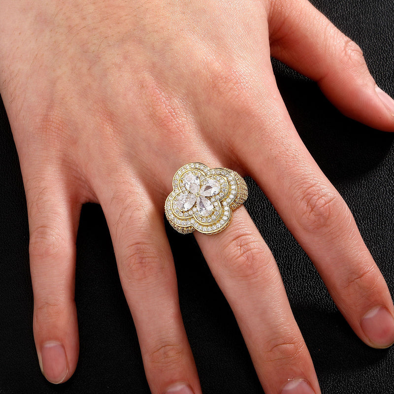 Elegant Floral Diamond Ring