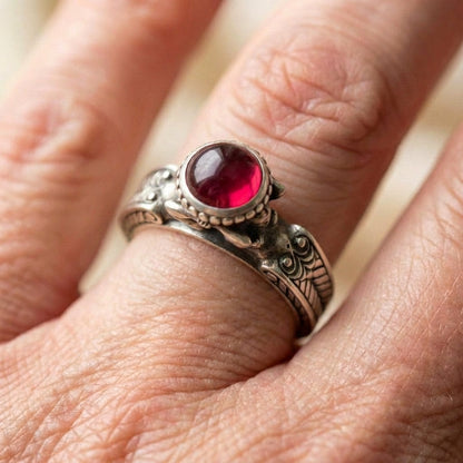 Vintage Inlaid Red Stone Ring