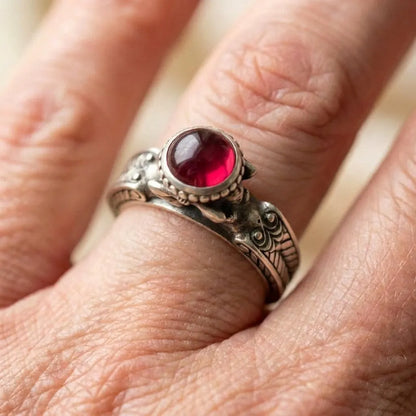 Vintage Inlaid Red Stone Ring