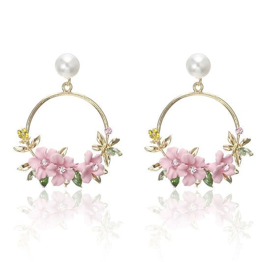 Flower and Pearl Earrings in Gold