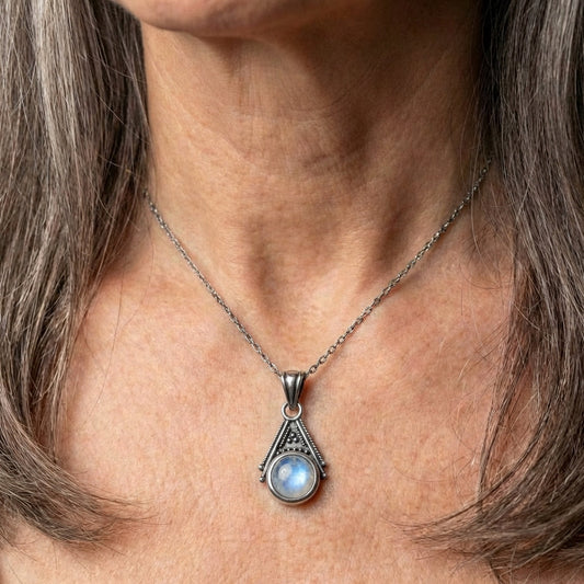 Vintage Silver Moonstone Necklace