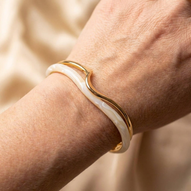 White Opal Elegant Golden Bracelet