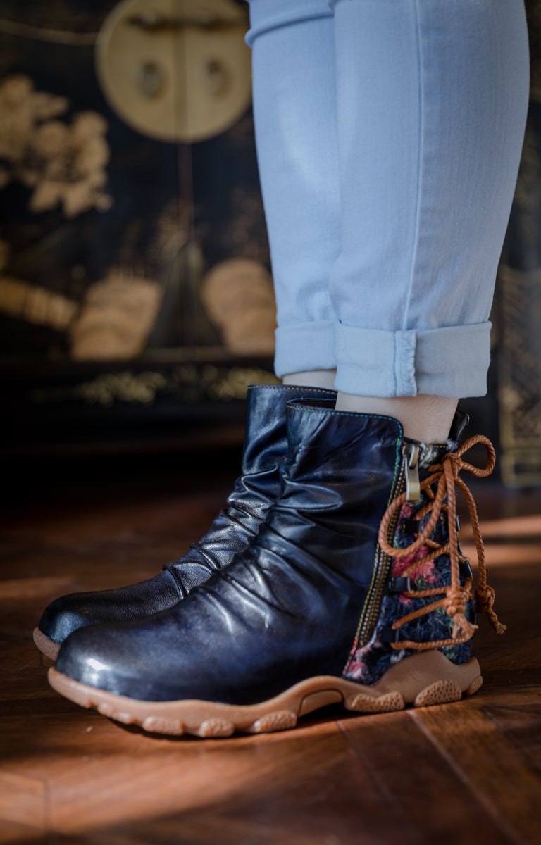 Soffia | Ruched Black Leather Combat Boot