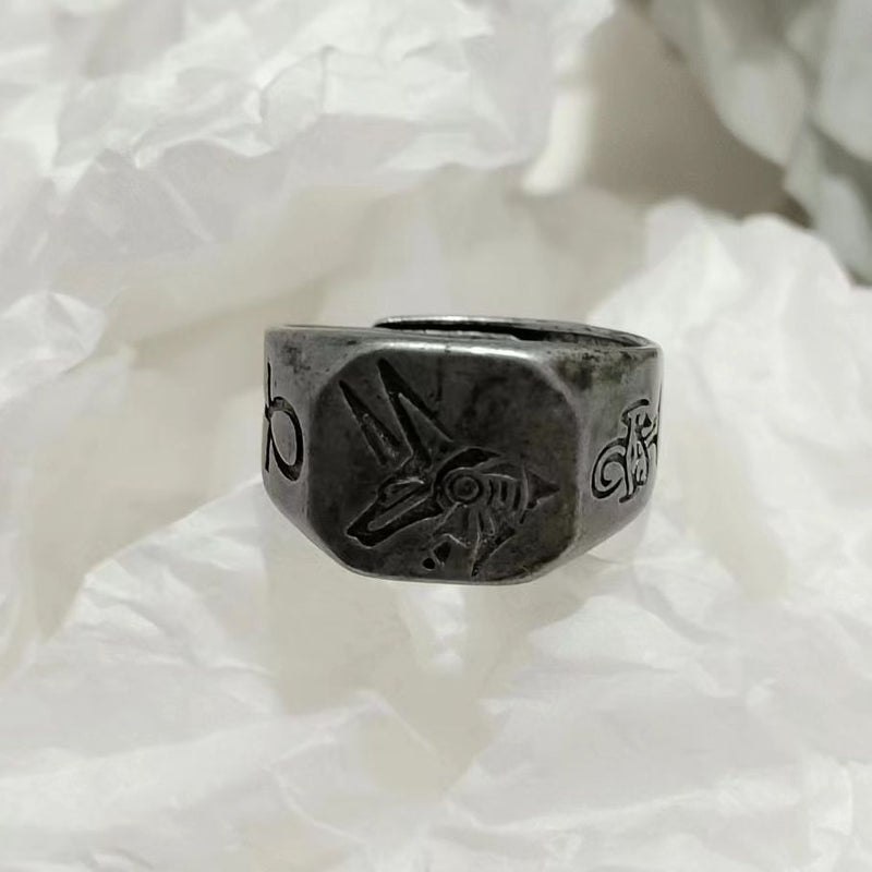 Vintage Bee Signet Ring