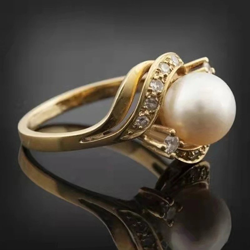 Elegant Pearl Gold Ring