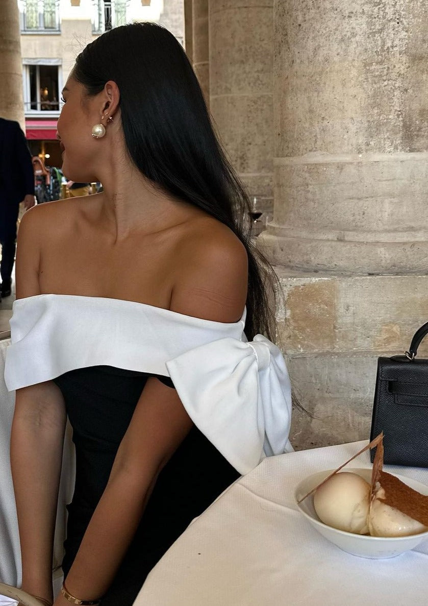 Francine - One-shoulder Bow Tie Slit Midi Dress