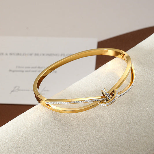 Elegant Gold Bracelet