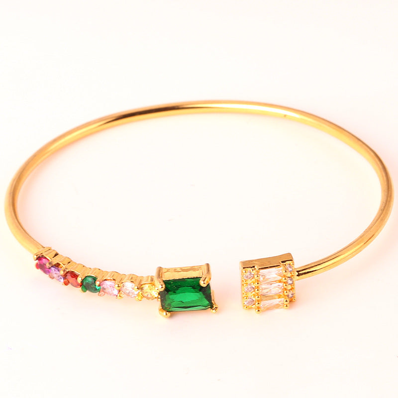 Elegant Emerald Gold Bracelet