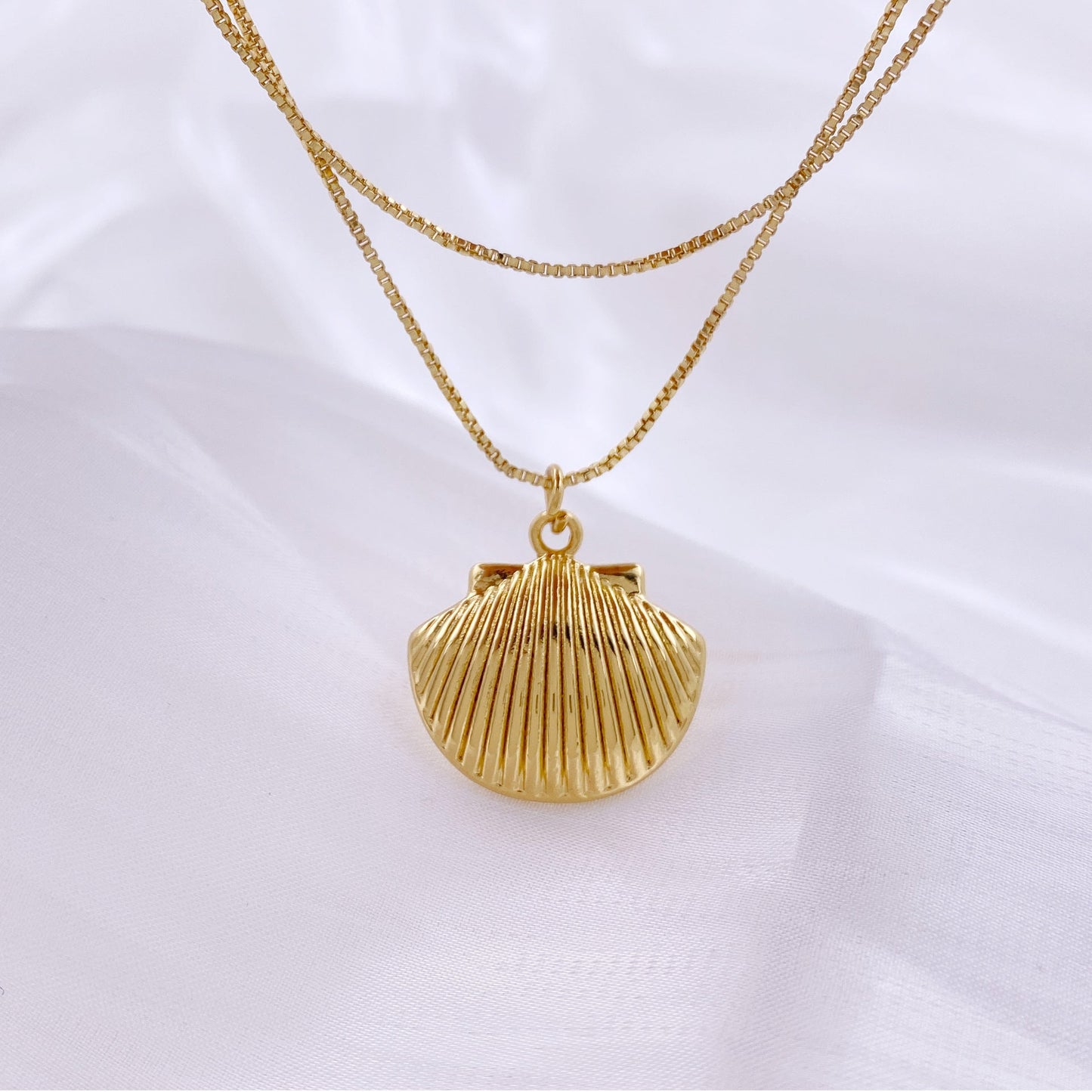 Golden Shell Necklace