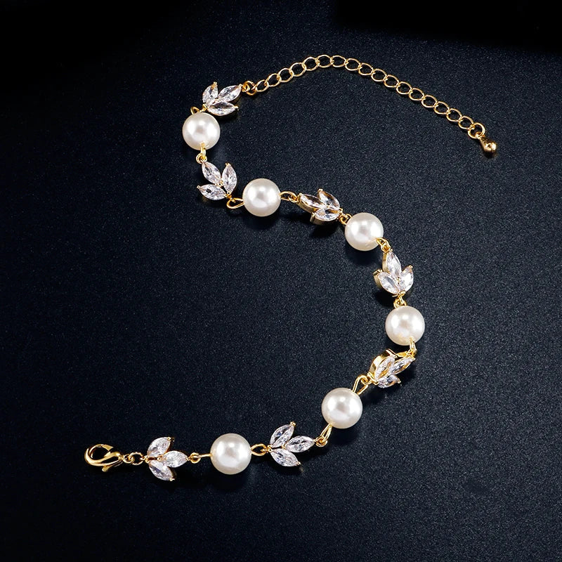 Vintage Pearl & Leaf Gold