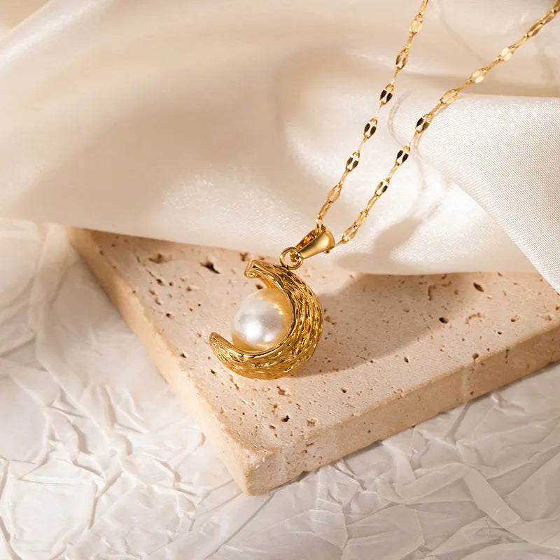 Elegant Pearl Necklace
