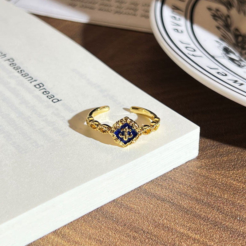 Elegant Sapphire Gold Ring