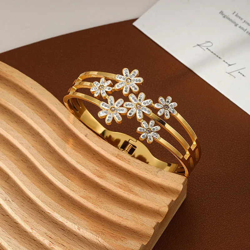 Elegant Floral Bracelet