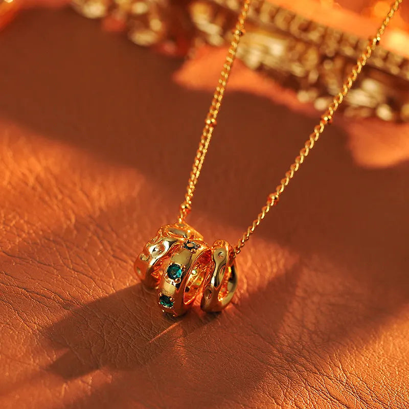 Elegant Gold Pendant Necklace