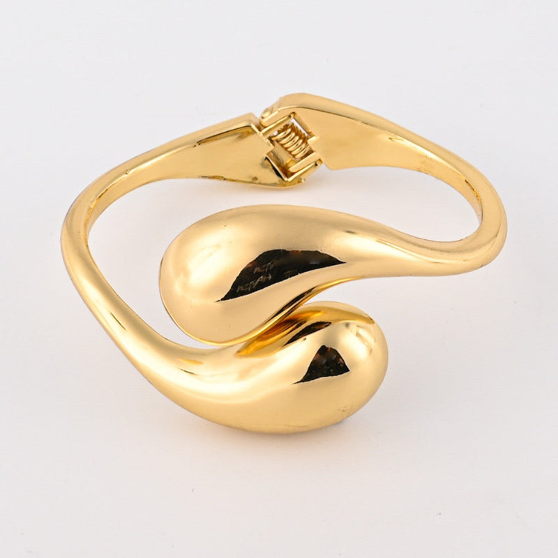 Elegant Gold Bracelet