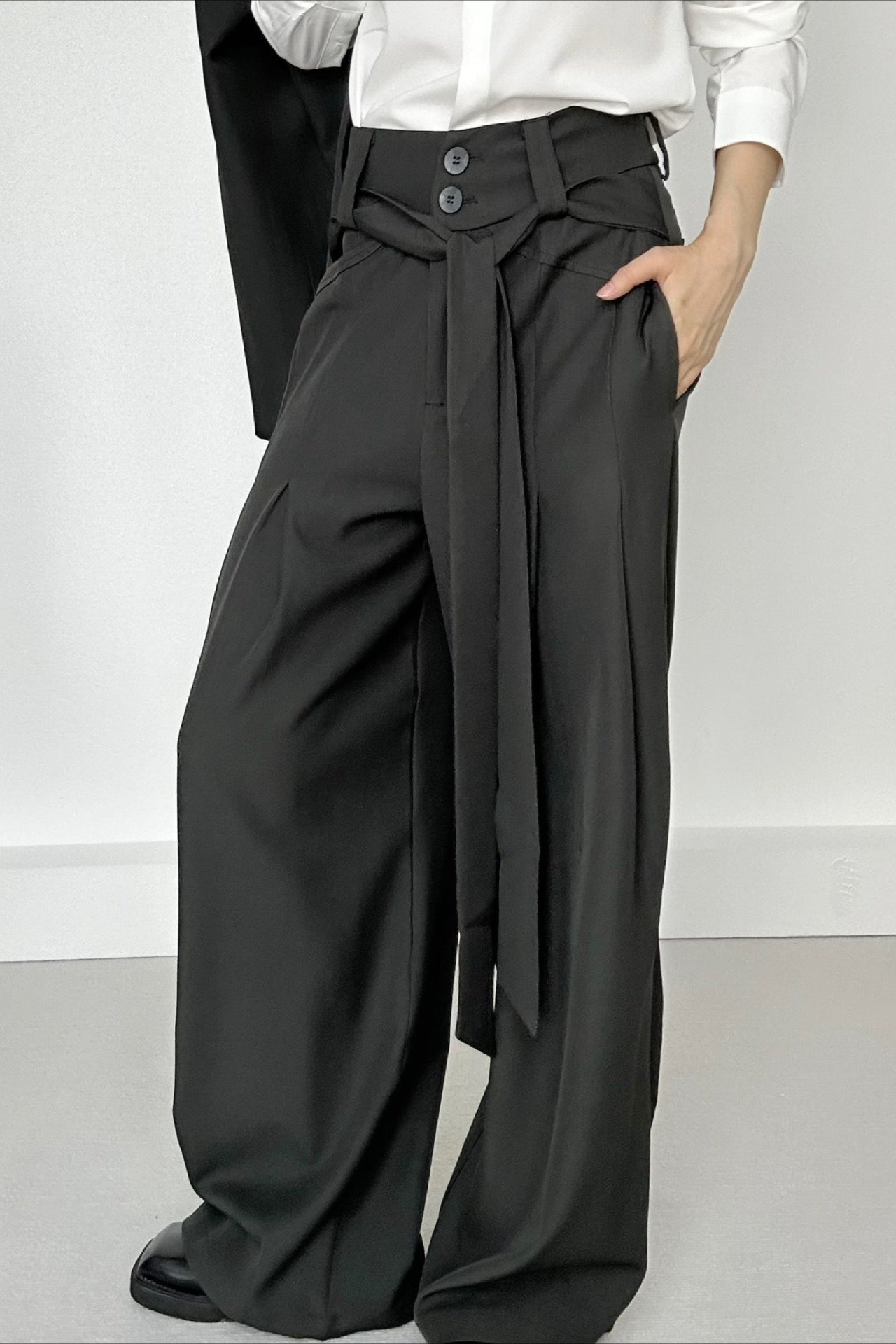 Ruched Ribbon Minimalist Pants