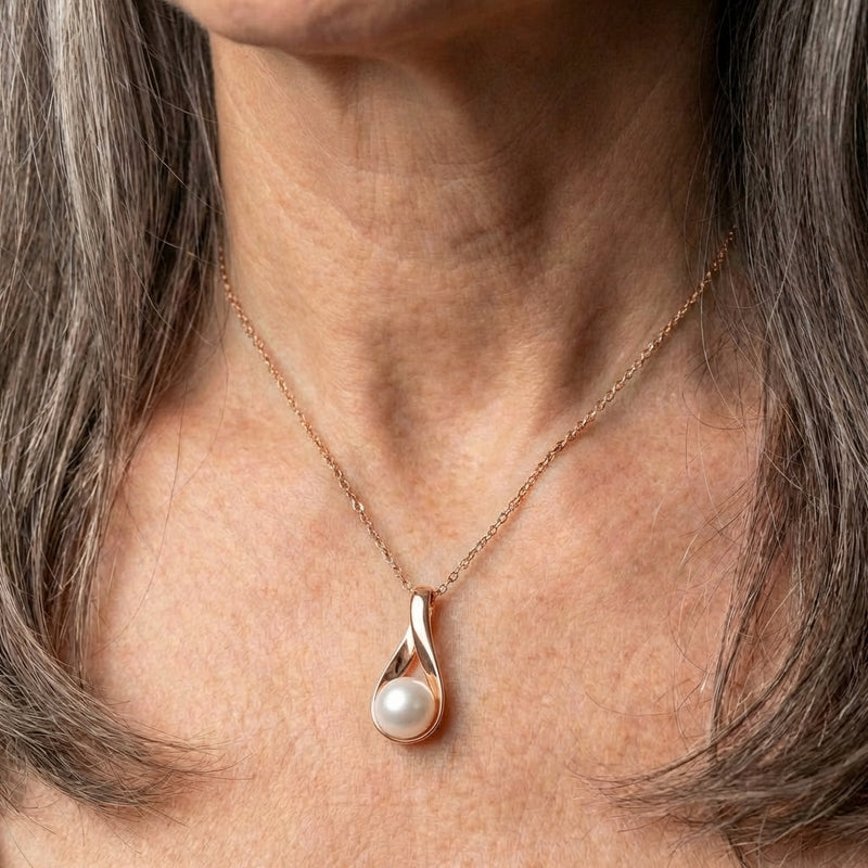 Pearl Drop Rose Gold Necklace