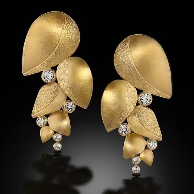 Elegant Gold Leaf