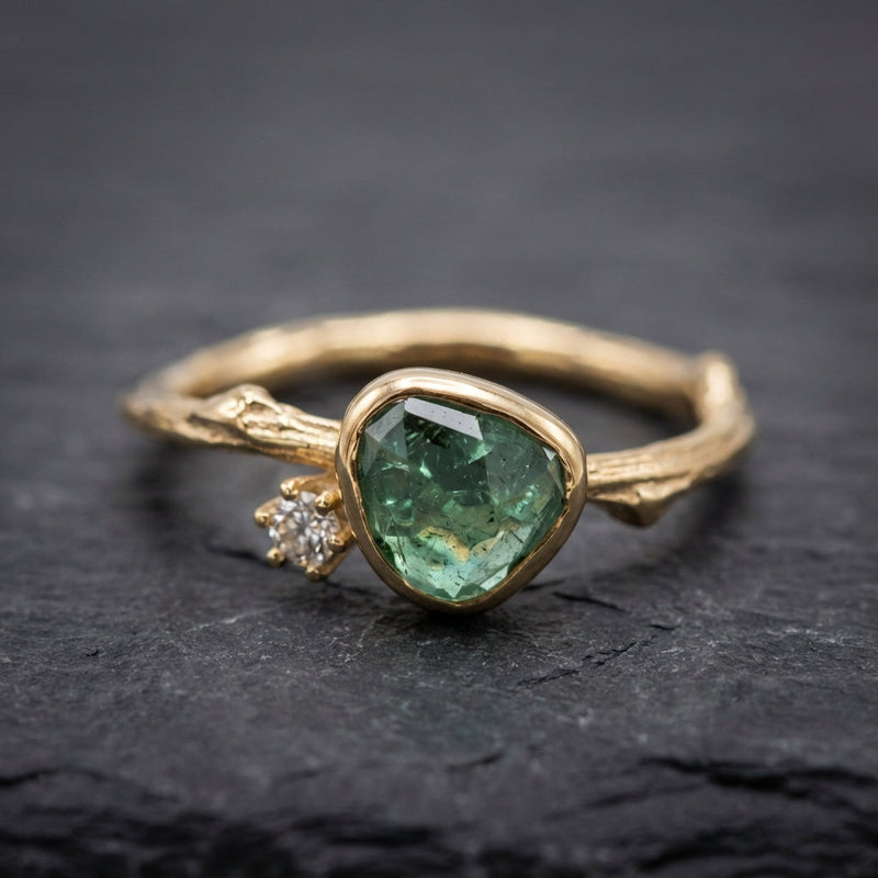 Vintage Gold Blue Stone Ring