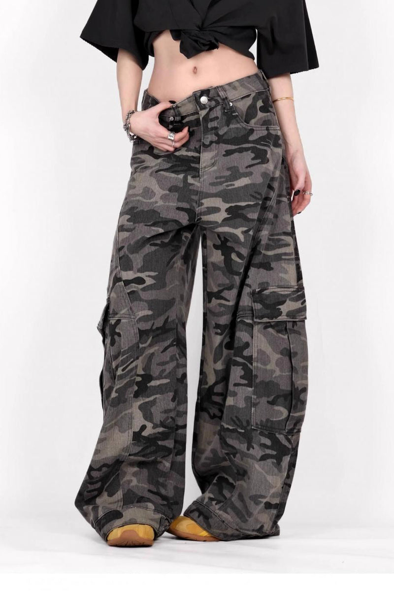 Camo Wide-leg Cargo Pant