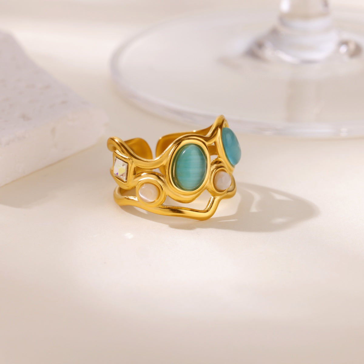 Elegant Aquamarine Gold Ring