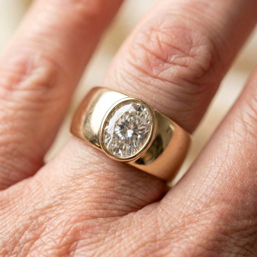 Vintage Inlaid Round Glass Gold Ring
