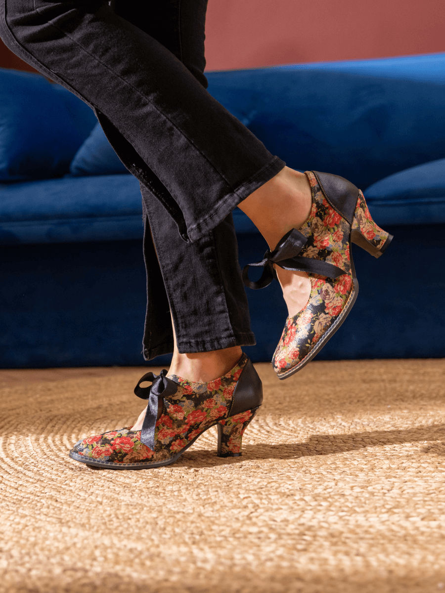 Soffia | Stefania Tie Bow Lace-up Leather Pump