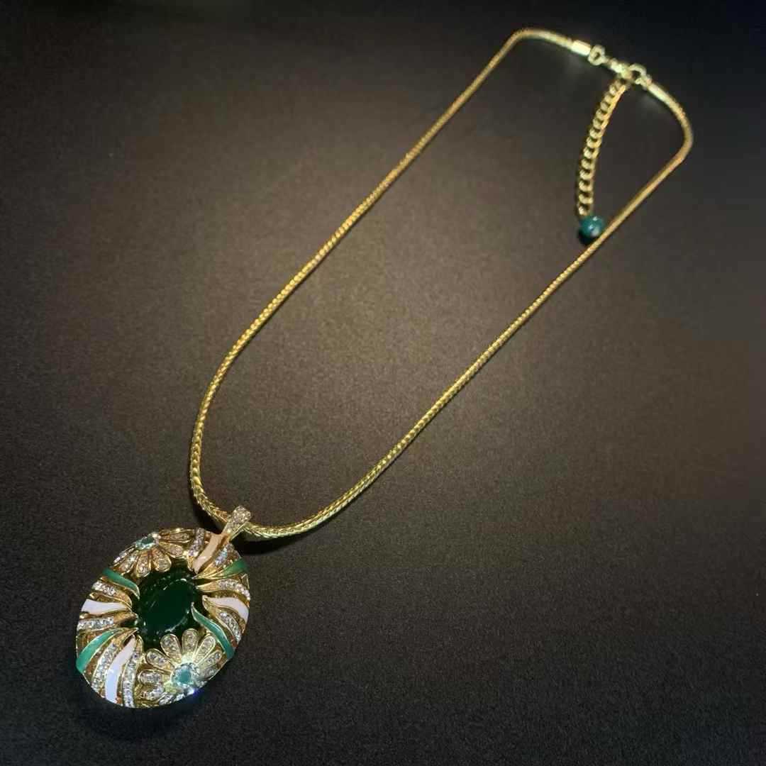 Elegant Emerald Necklace