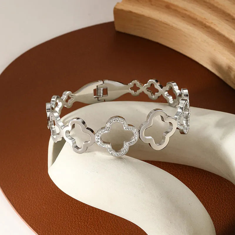 Elegant Clover Bracelet
