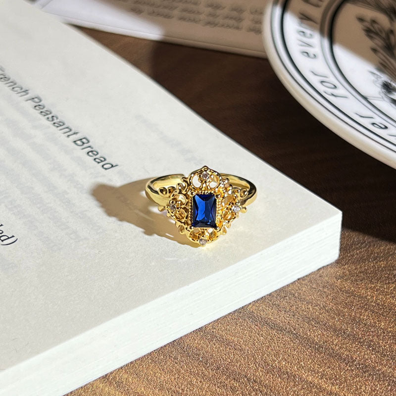 Vintage Sapphire Gold Ring