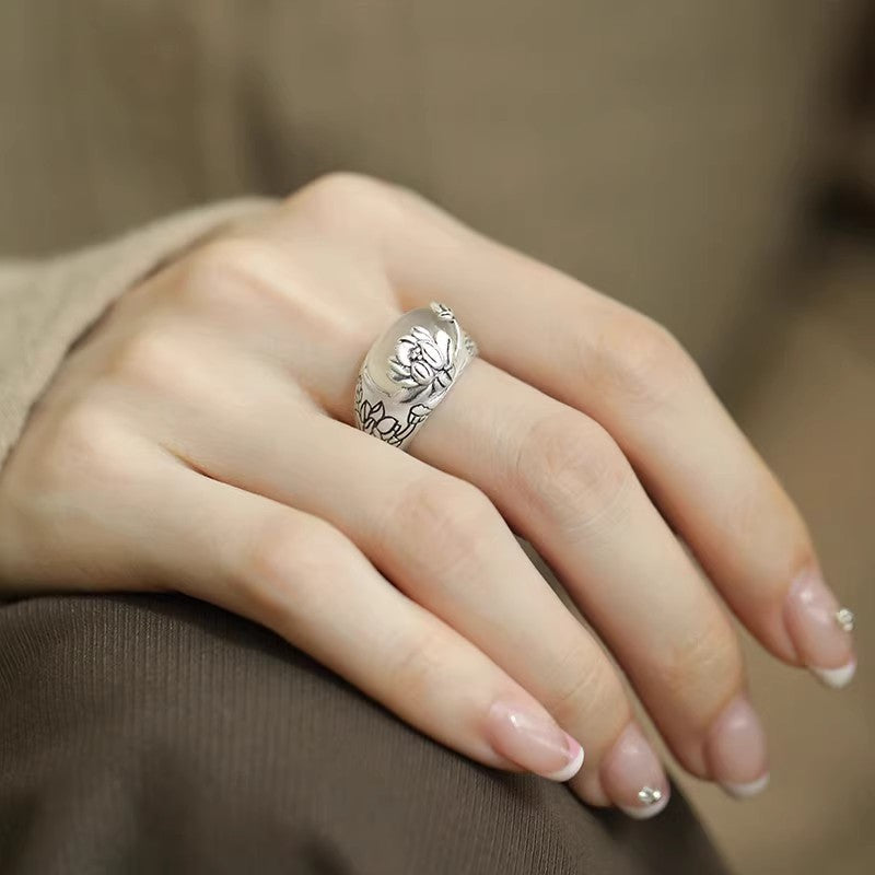 Elegant Floral Ring