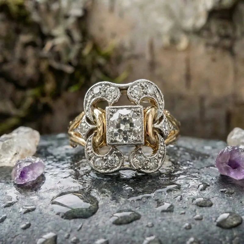 A Vintage Zirconia Gold Ring