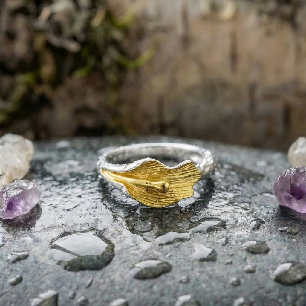 Elegant Gold Lotus Ring
