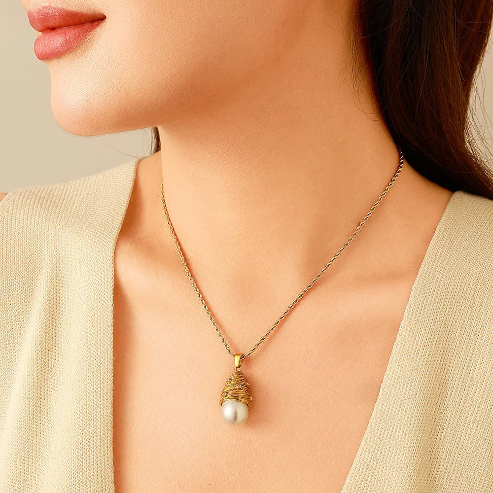 Elegant Pearl Necklace