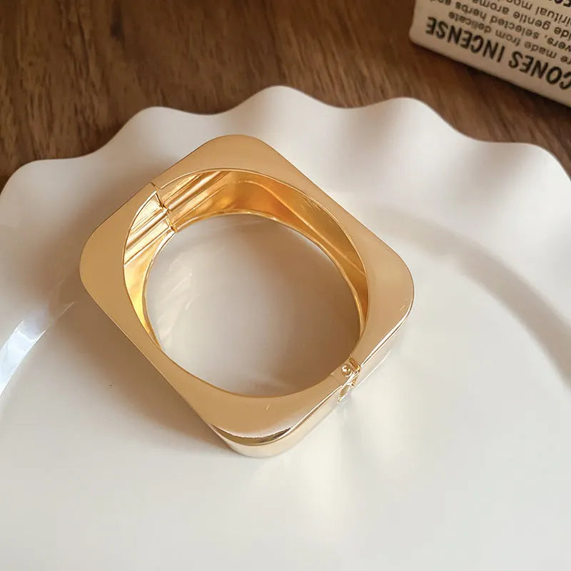 Modern Gold Bracelet
