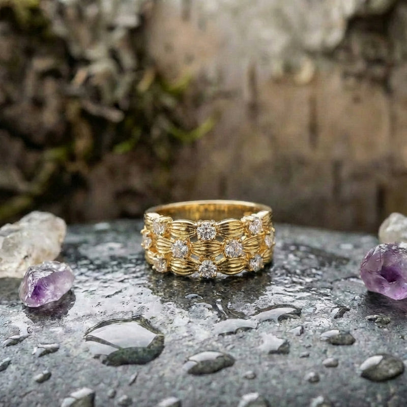 Elegant Gold Twist Ring