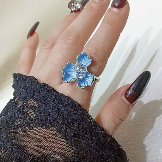 Elegant Blue Flower Ring