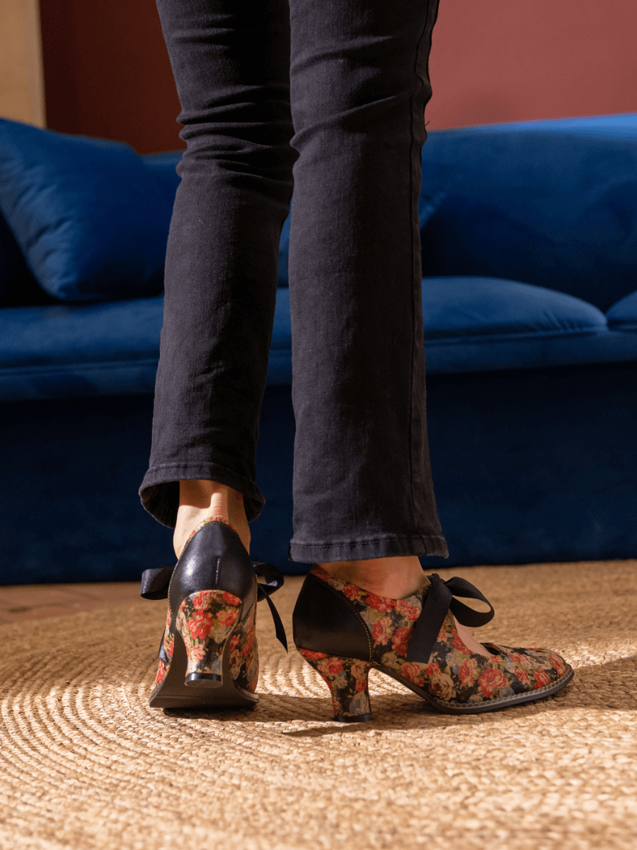Soffia | Stefania Tie Bow Lace-up Leather Pump