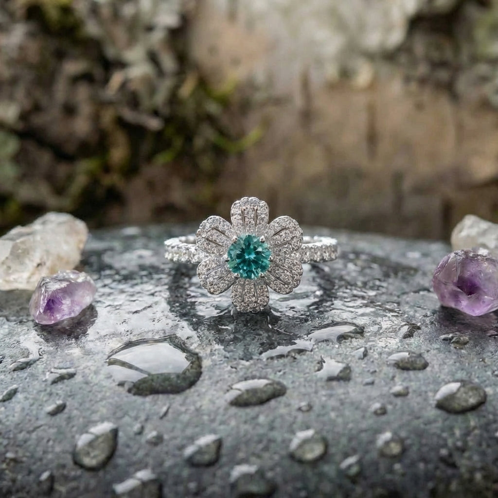 Elegant Emerald Flower Ring