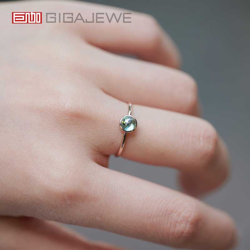 Elegant Aquamarine Ring