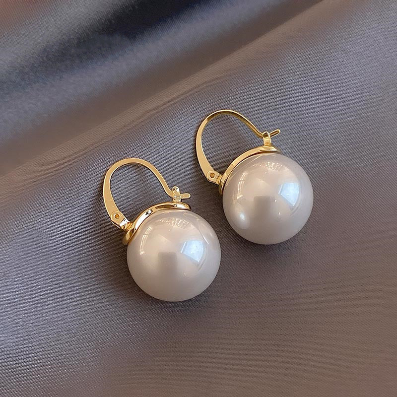 Classic Pearl Earrings