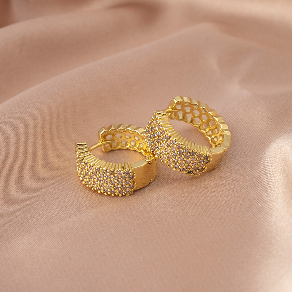 Elegant Gold Hoop Earrings