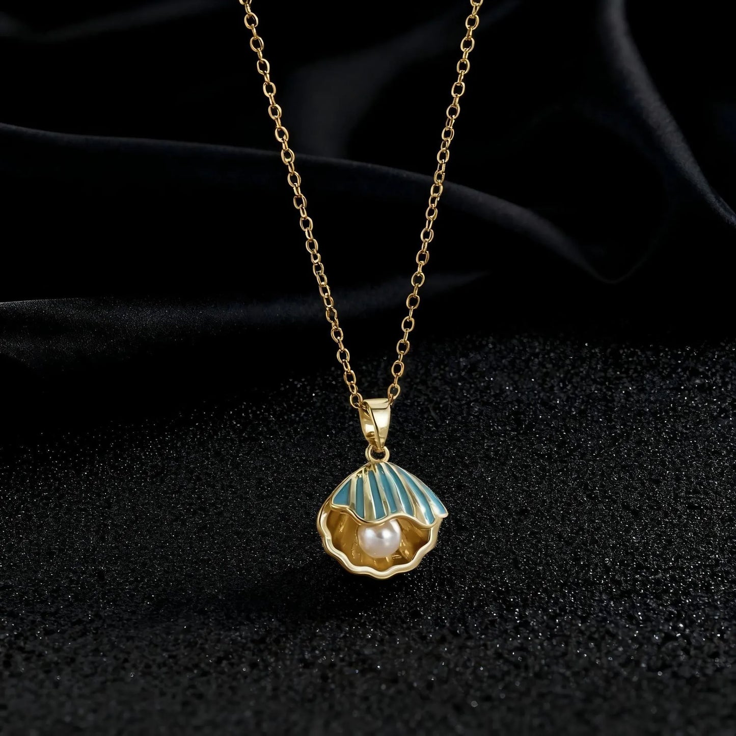 Elegant Pearl Shell Necklace