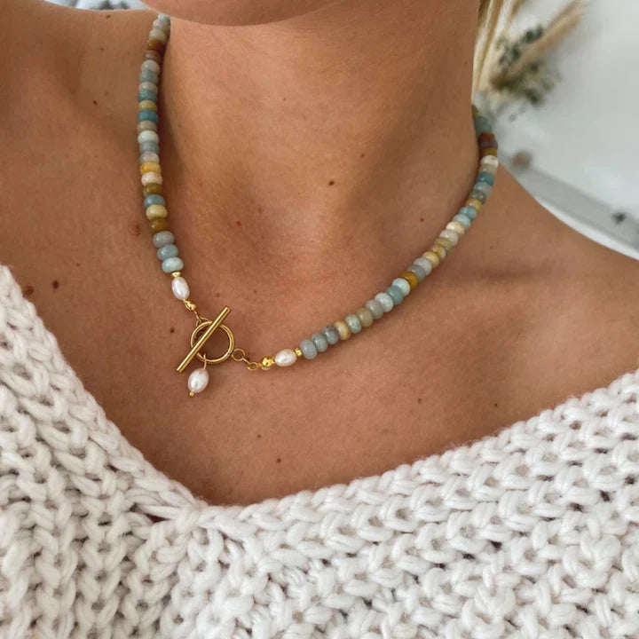 Vintage Golden Necklace With Stones