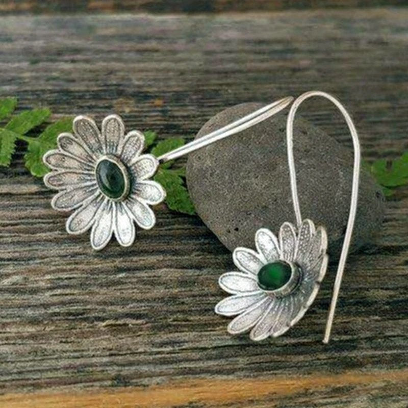 Vintage Daisy Green Earrings