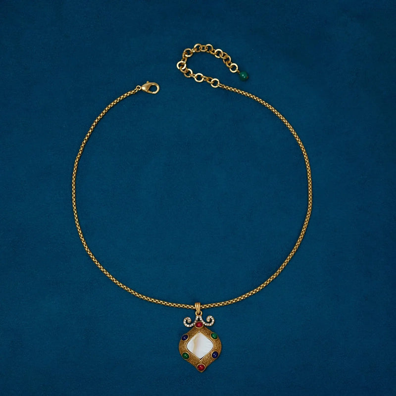 Elegant Pearl Necklace